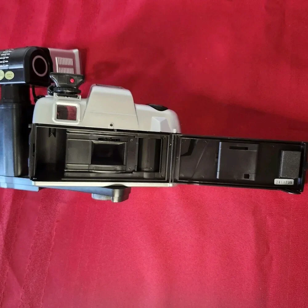 Canomatic Big Royal View 35mm Film Camera w/ Flash Bracket Novelty Scamera Toy